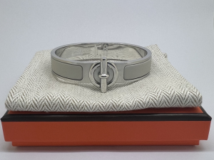 Hermes Mens Clic Glenan Bracelets Light Grey Hermes Mens Clic Glenan Bracelets Light Grey