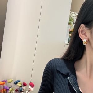 Gucci Blondie GG Earrings