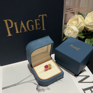 Piaget Rose Rings Yellow Gold