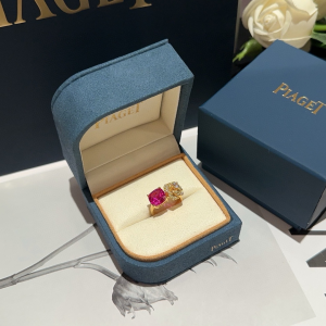 Piaget Rose Rings Yellow Gold