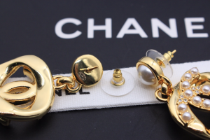 Chanel Pearls CC Logo Earrings Gold