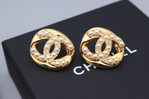 Chanel Pearls CC Logo Earrings Gold