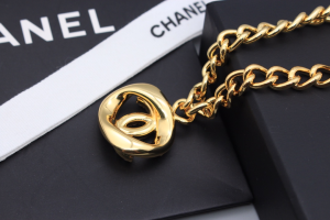 Chanel Pearls CC Logo Necklaces Gold