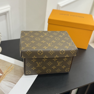 Louis Vuitton Monogram Canvas Vivienne Balloon Cardboard Box Louis Vuitton Monogram Canvas Vivienne Balloon Cardboard Box