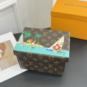 Louis Vuitton Monogram Canvas Vivienne Balloon Cardboard Box Louis Vuitton Monogram Canvas Vivienne Balloon Cardboard Box