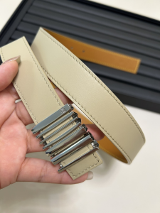 Loewe Graphic Buckle Leather Belt Beige 28MM Loewe Graphic Buckle Leather Belt Beige 28MM