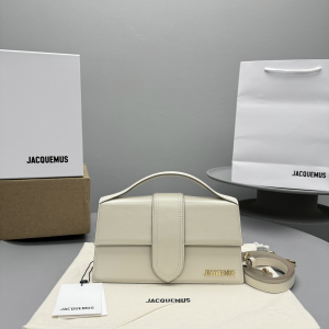 Jacquemus Medium Le Bambino Leather Top Handle Bag Beige Jacquemus Medium Le Bambino Leather Top Handle Bag Beige
