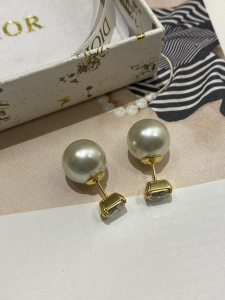 Dior Tribales Pearls Earrings