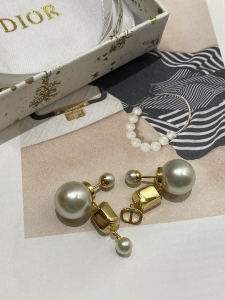 Dior Tribales Pearls Earrings