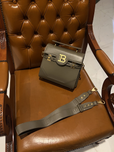 Balmain Bbuzz 23 Khaki Green Leather Shoulder Crossbody Bag Balmain Bbuzz 23 Khaki Green Leather Shoulder Crossbody Bag