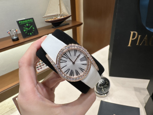 Piaget Limelight Gala Diamonds Watch White 32MM Piaget Limelight Gala Diamonds Watch White 32MM