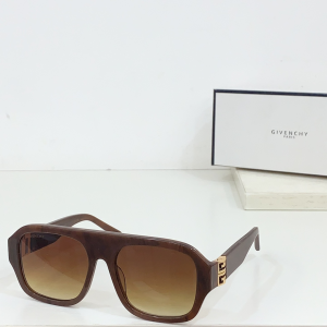 Givenchy 4G Emblem Square Eyewear Sunglasses GV40007U Brown Givenchy 4G Emblem Square Eyewear Sunglasses GV40007U Brown