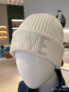 Loewe Logo Knitted Wool Beanie White