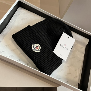Moncler Knitted Wool Beanie Black