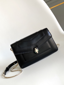 Bvlgari Bulgari SERPENTI FOREVER CHAIN LEATHER WALLET Black Bvlgari Bulgari SERPENTI FOREVER CHAIN LEATHER WALLET Black