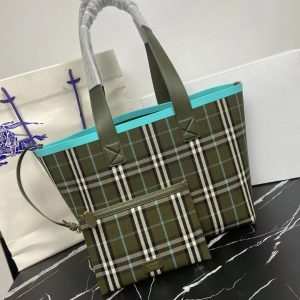 Burberry Medium London Tote Bag Dark Green Cotton Canvas Jacquard and Leather Burberry Medium London Tote Bag Dark Green Cotton Canvas Jacquard and Leather