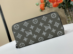 Louis Vuitton Zippy Around Long Wallet Dark Green Monogram Shadow Leather Louis Vuitton Zippy Around Long Wallet Dark Green Monogram Shadow Leather