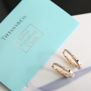 Tiffany Lock Earrings Rose Gold