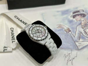 Chanel J12 Ceramic Diamonds Quartz Watch White 33MM Chanel J12 Ceramic Diamonds Quartz Watch White 33MM