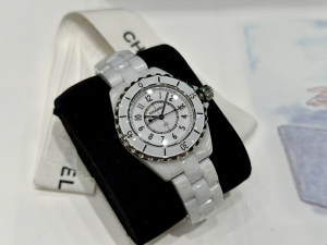 Chanel J12 Ceramic Quartz Watch White 33MM Chanel J12 Ceramic Quartz Watch White 33MM