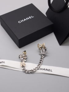 Chanel CC Logo Bowknot Brooch