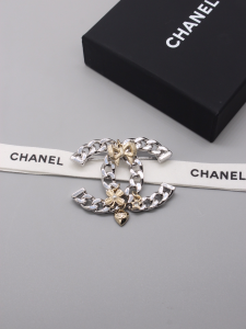 Chanel Chain CC Bowknot Brooch