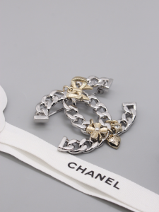 Chanel Chain CC Bowknot Brooch