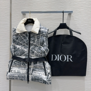 Dior DiorAlps Belted Puffer Vest White and Black Padded Technical Taffeta with Plan de Paris Motif Dior DiorAlps Belted Puffer Vest White and Black Padded Technical Taffeta with Plan de Paris Motif