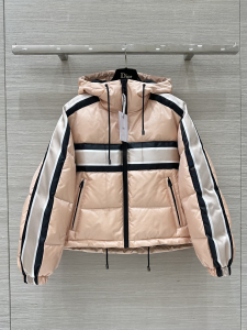 Dior Dioralps Hooded Cropped Puffer Jacket Pink Quilted Technical Fabric wit Black Dior Star Motif Dior Dioralps Hooded Cropped Puffer Jacket Pink Quilted Technical Fabric wit Black Dior Star Motif