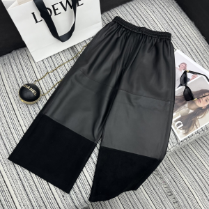 Loewe cropped leather and suede trousers Black Loewe cropped leather and suede trousers Black