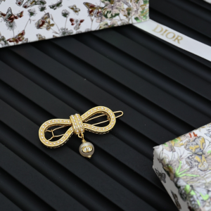 Dior Pearl Bow Charms Hair Clip