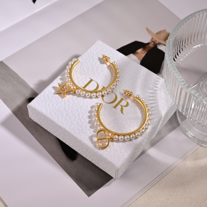Dior Petit CD Pearl Earrings