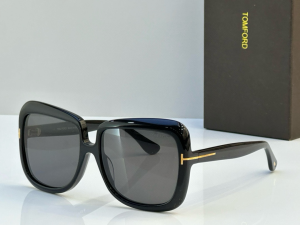 Tom Ford Lorelai Square Luxury Eyewear Sunglasses TF1156 Black Tom Ford Lorelai Square Luxury Eyewear Sunglasses TF1156 Black