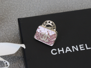 Chanel CC Bag Iconic Brooch