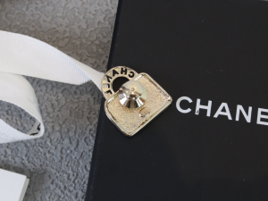 Chanel CC Bag Iconic Brooch