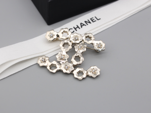 Chanel Metal Flowers Link Brooch