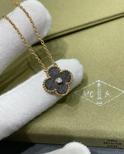 Van Cleef Arpels Vintage Alhambra Pendant Necklace Black Van Cleef Arpels Vintage Alhambra Pendant Necklace Black