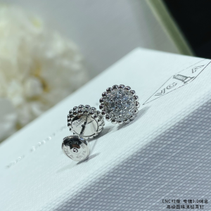 Van Cleef Arpels Perlee Diamonds Earrings