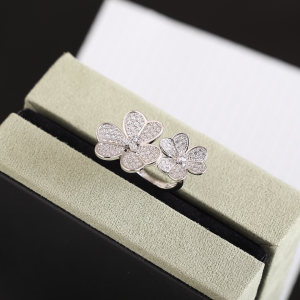 Van Cleef Arpels Frivole Between the Finger White Gold Diamonds rings Van Cleef Arpels Frivole Between the Finger White Gold Diamonds rings