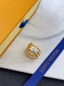 Louis Vuitton LV Pearl Louisa Earrings