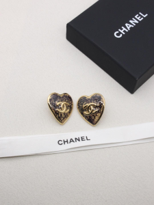 Chanel CC logo Heart Earrings