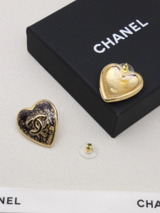 Chanel CC logo Heart Earrings
