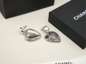 Chanel CC logo Heart Earrings