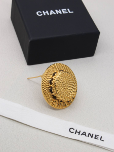 Chanel Gold Plated Straw Hat Brooch