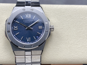 Chopard Alpine Eagle Titanium Bracelet Watch Blue Chopard Alpine Eagle Titanium Bracelet Watch Blue