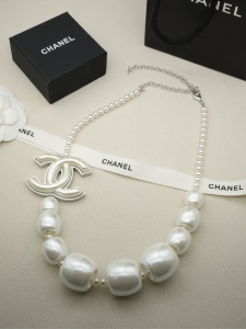 Chanel Large CC Logo Pearls Necklaces