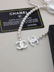 Chanel Glass Pearls Bowknot Necklaces