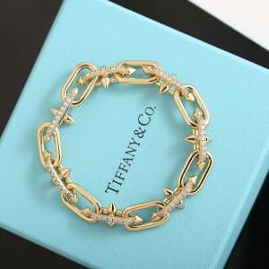 Tiffany titan by pharrell williams clasp bracelet with diamonds Gold Tiffany titan by pharrell williams clasp bracelet with diamonds Gold