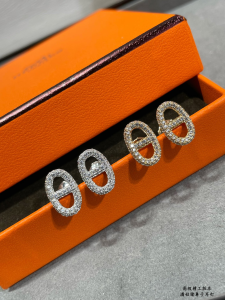 Hermes Chaine dAncre Divine Stud Earrings