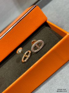 Hermes Chaine dAncre Divine Stud Earrings